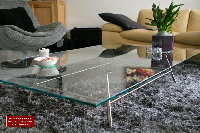 RVS onderstel glazen blad tafel.jpg